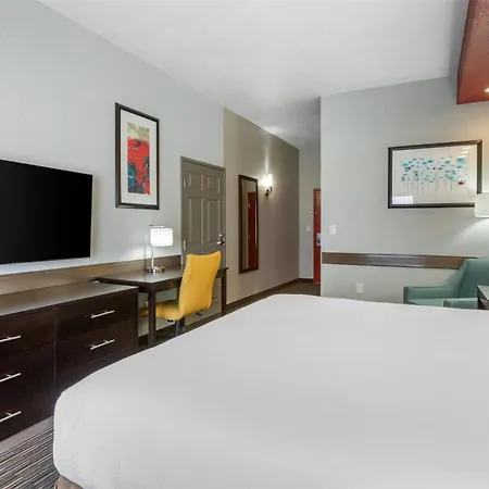 Best Western Plus Gallup Inn & Suites-3