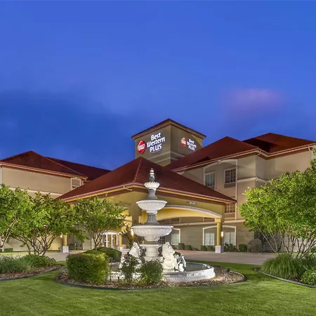 Best Western Plus Monica Royale Inn & Suites-3