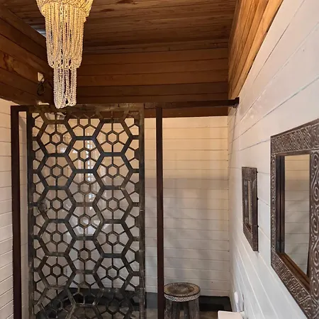 Met House-3