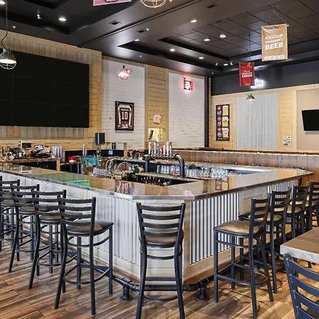 Days Inn & Suites By Wyndham Winkler-3