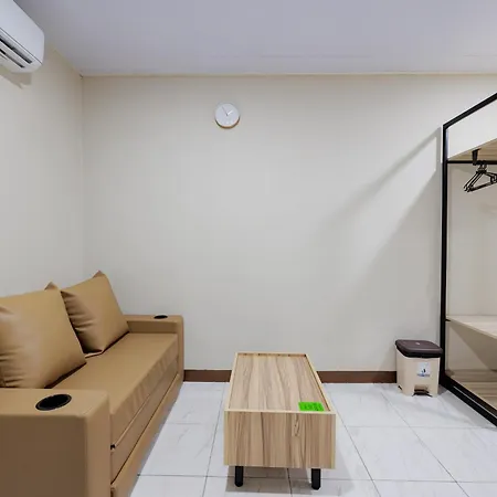 Urbanview Petukangan Mansion Jakarta-2