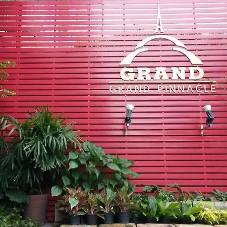 Grand Pinnacle Hotel-3