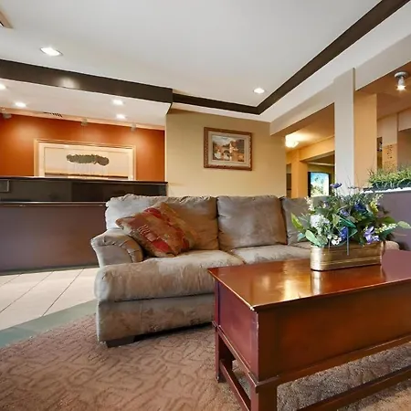 Best Western Plus Twin View Inn & Suites-2