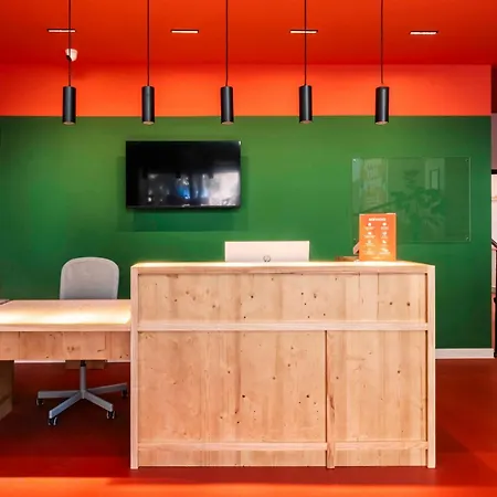 Easyhotel Barcelona La Sagrera-2