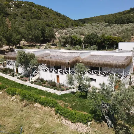 Urla da Doga Icinde Ciftlik Evleri Gaia Salamoria-2
