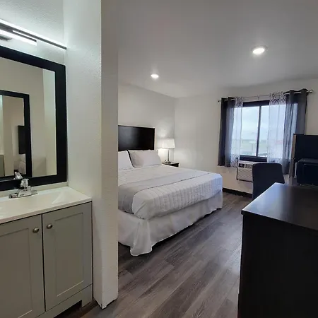 The Suite Inn Minot-3