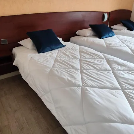 Cit'Hotel Saint Jacques-3