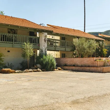 Hummingbird Inn-2