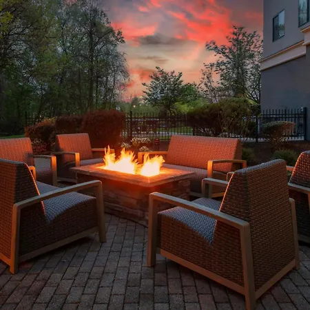 Courtyard Pittsburgh Greensburg-3