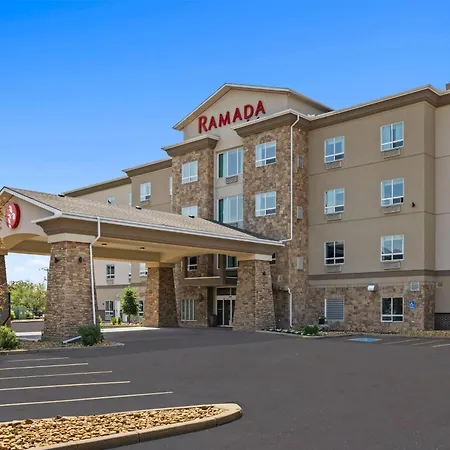 Ramada By Wyndham Drumheller Hotel & Suites-3