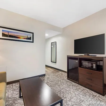 Quality Inn & Suites Nj State Capital Area-2