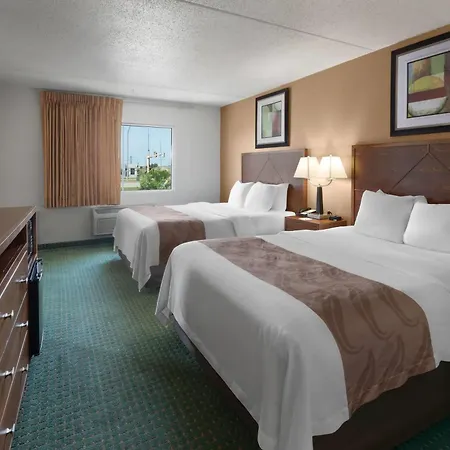 Baymont By Wyndham Jamestown Conference Center & Water Park-2