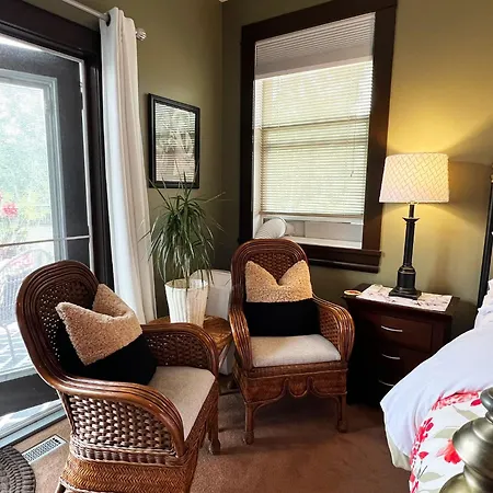 Wolf Creek Bed And Breakfast-3