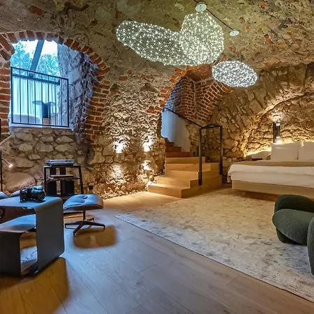 Nomadic Urban Premium Suites-3