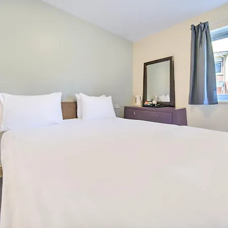 Go2 Gloucester Hotel By Oyo-2