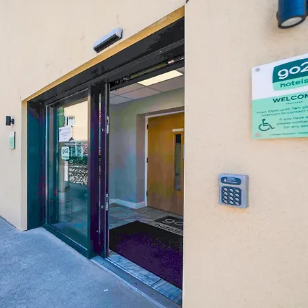 Go2 Gloucester Hotel By Oyo-2