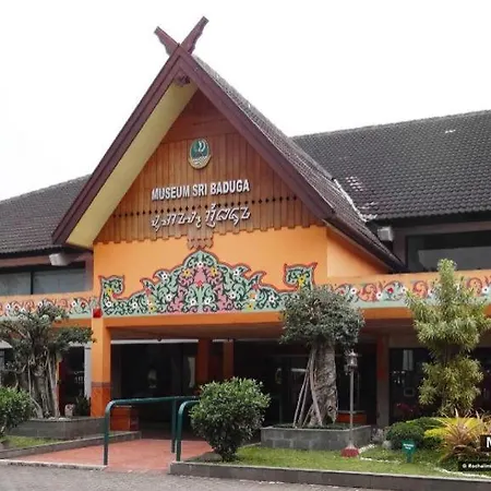 Raffleshom Hotel-2