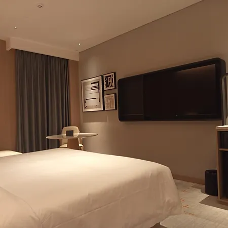 Elong Hotel Jakarta PIK-3