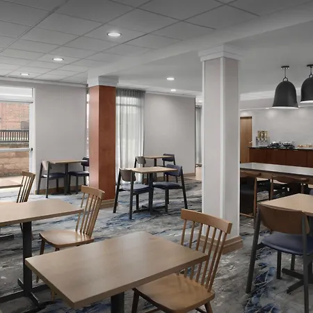 Fairfield Inn & Suites By Marriott Rogers-2