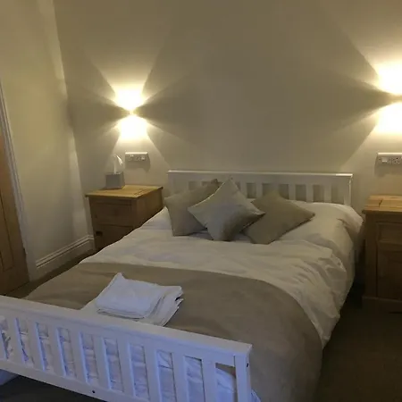 Three Crowns Guest House-2