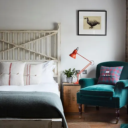 Artist Residence London-2