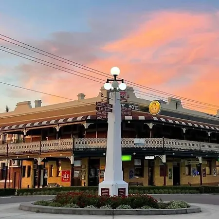 Bank Hotel Dungog-3