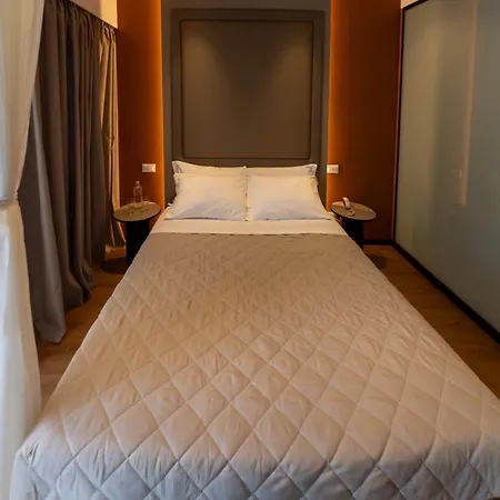 Al Pescatore Suites-3