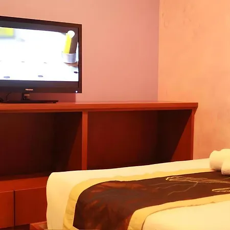 Your Hotel-2