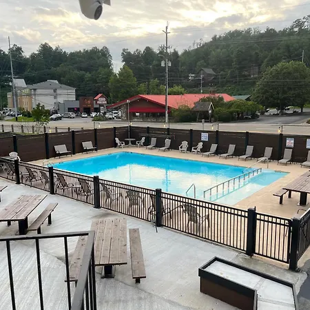 Sleepy Bear Motel-2