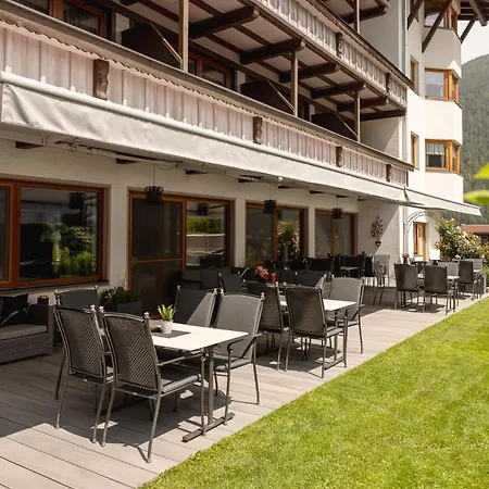 Hotel Alphof Stubaital-3