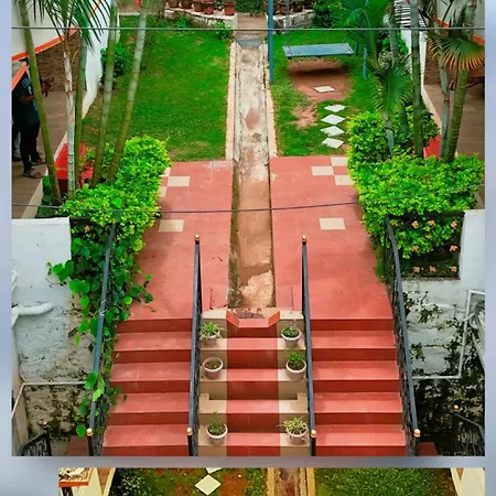 Royal Black Pepper Cottage-3