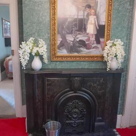 Main Oak Manor-2