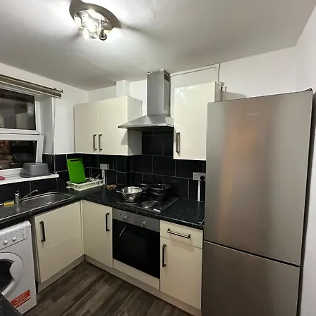 Comfortable Ensuite & Budget Rooms In East London-2