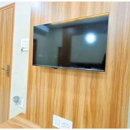Hotel Nikunj Palace ! Close To Prem Mandir, Isckon Temple And Main Places ! Fully Air Conditioned Premium Family Rooms With All The Facilities And Amenities ! Lift And Parking Availability-2