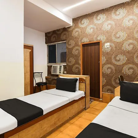 Super Hotel O By Oyo Dinar-3