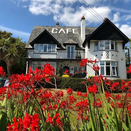 Cairn Bay Lodge-2