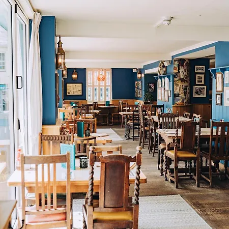Lulworth Cove Inn-2