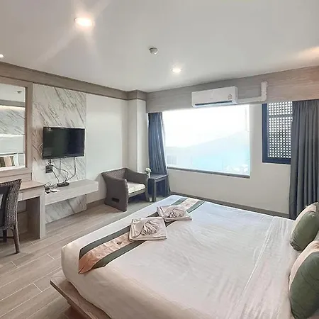 Ruean Phae Royal Park Hotel-2