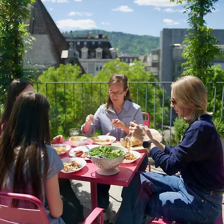 Josephine'S Guesthouse - Women Only With Rooftop And Community Area-2