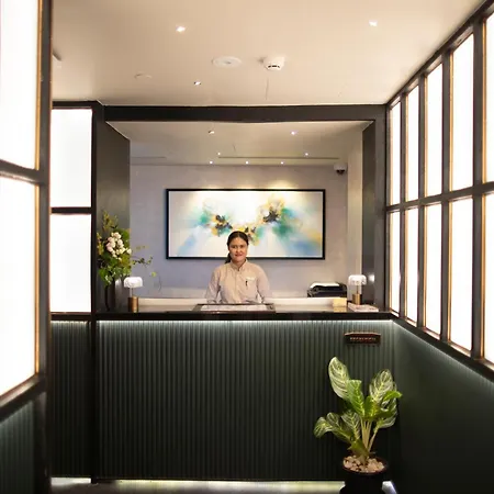The Gravitique Hotel Khaosan-3