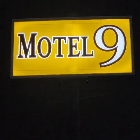 Motel 9-2