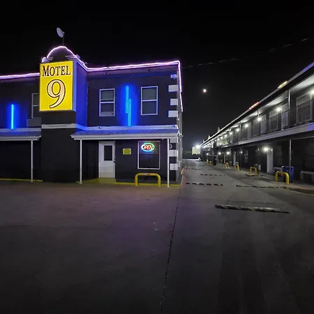 Motel 9-3