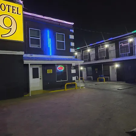 Motel 9-3