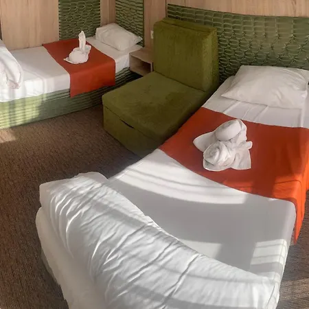 Várfal Wellness Panzió-2