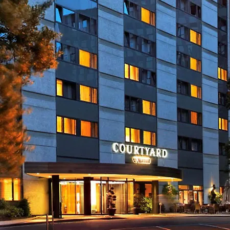 Courtyard By Marriott Duesseldorf Seestern-3