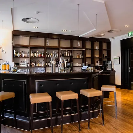 Courtyard by Marriott Düsseldorf Seestern-3