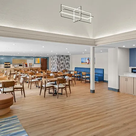 Days Inn By Wyndham Regina-2
