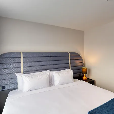 Marsden Suites Albany-3