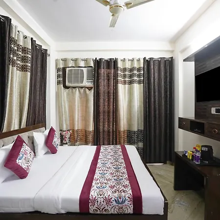 Hotel South Delhi Inn Just 10 Minute Away Form Nizamuddin Railway Station-3