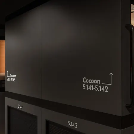 Zedwell Capsule Hotel Piccadilly Circus-3